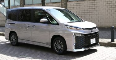 「新型ヴォクシー」のサイズは？広さも走りもレベルアップした人気のミニバンを解説